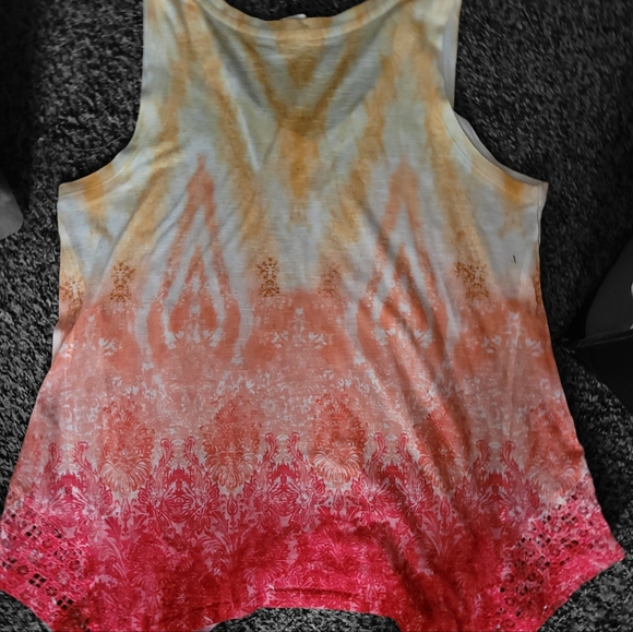 Beautiful sleeveless blouse - Picture 4 of 4